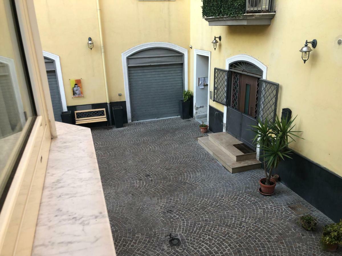 La Casa Di Nonno Vittorio Lägenhet Neapel Exteriör bild